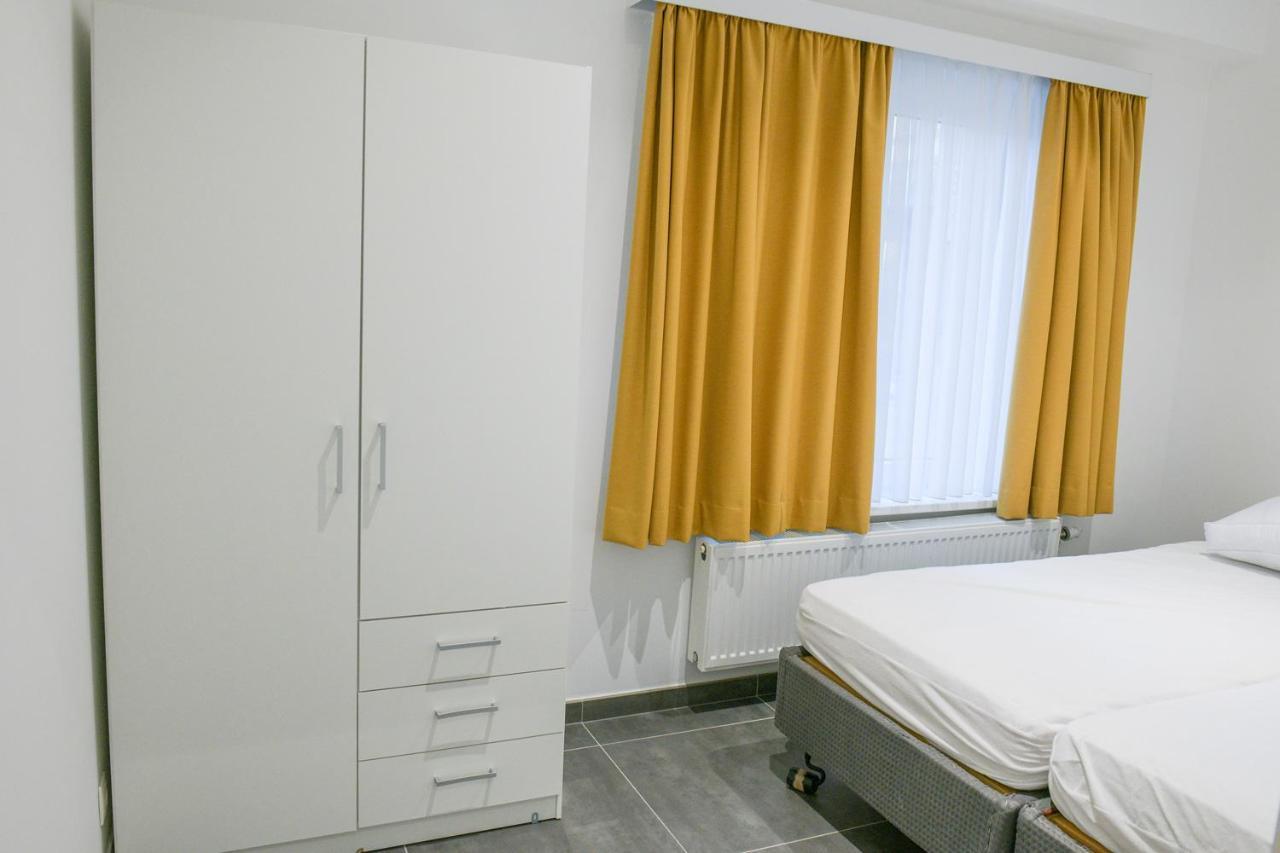 Modern Gelijkvloers Gezinsappartement Knokke-Heist Buitenkant foto